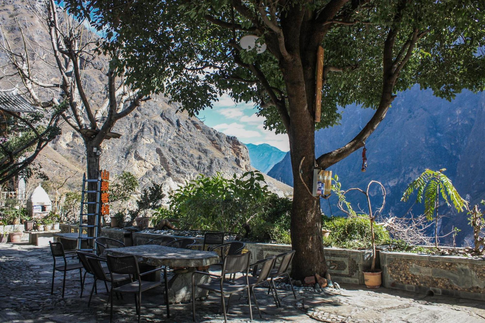 Tiger Leaping Gorge Sean'S Spring Guesthouse Shangri-La Exterior foto
