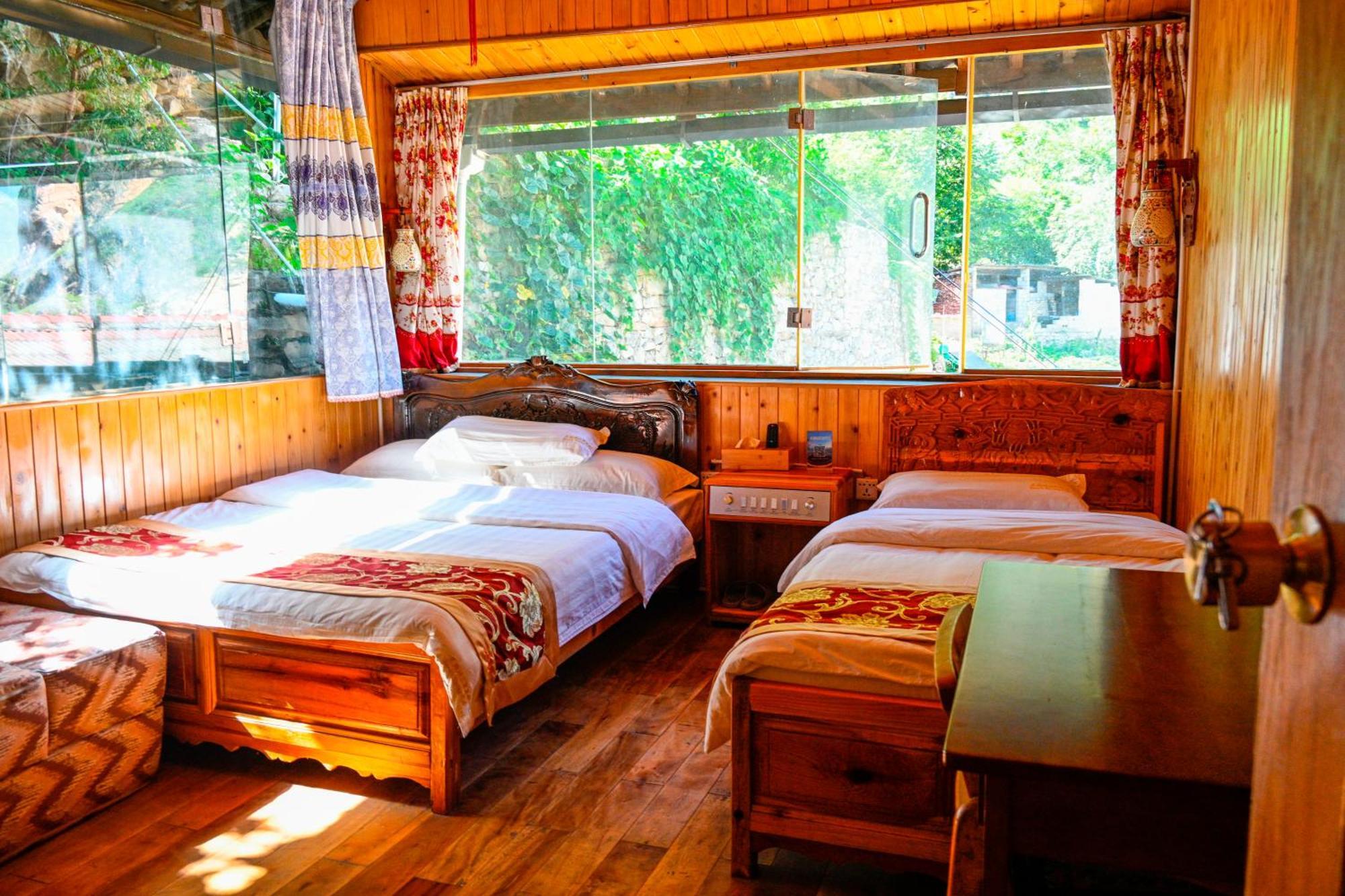 Tiger Leaping Gorge Sean'S Spring Guesthouse Shangri-La Habitación foto