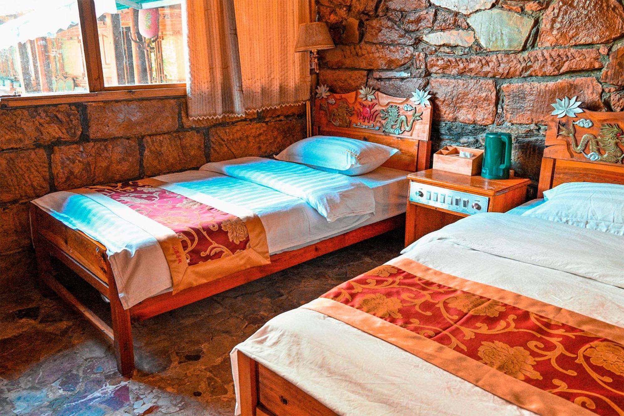 Tiger Leaping Gorge Sean'S Spring Guesthouse Shangri-La Habitación foto