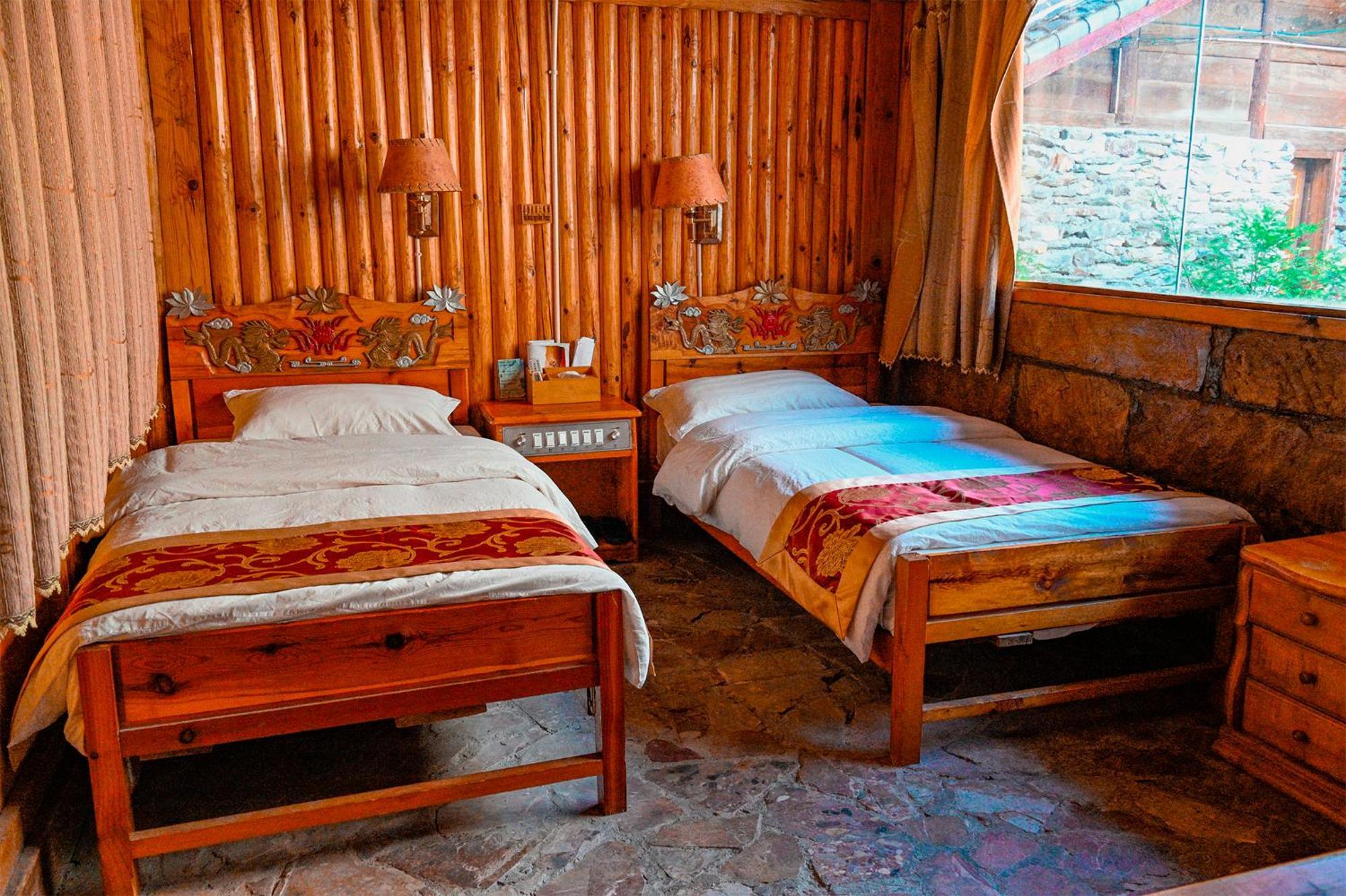 Tiger Leaping Gorge Sean'S Spring Guesthouse Shangri-La Habitación foto