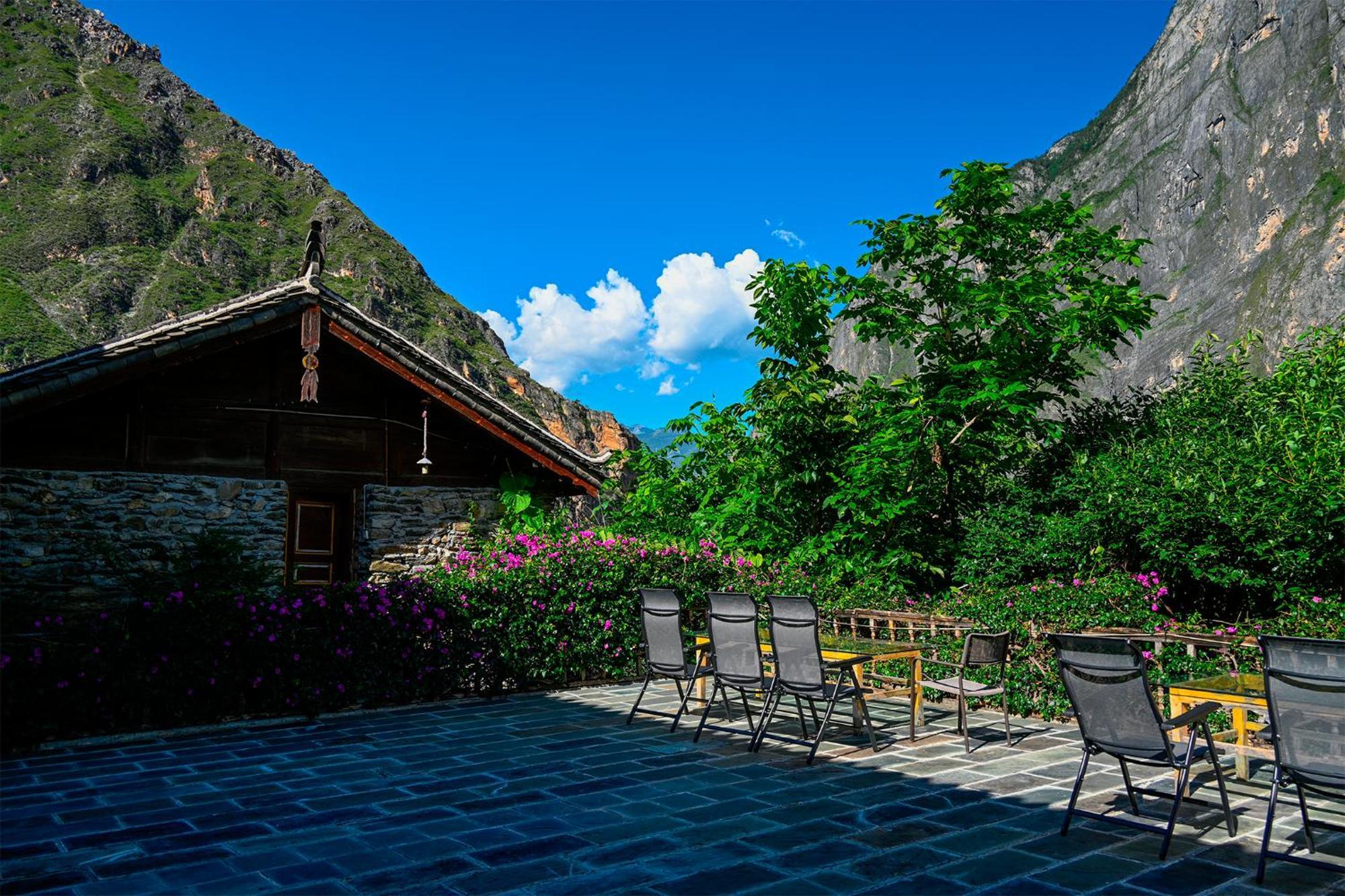 Tiger Leaping Gorge Sean'S Spring Guesthouse Shangri-La Exterior foto